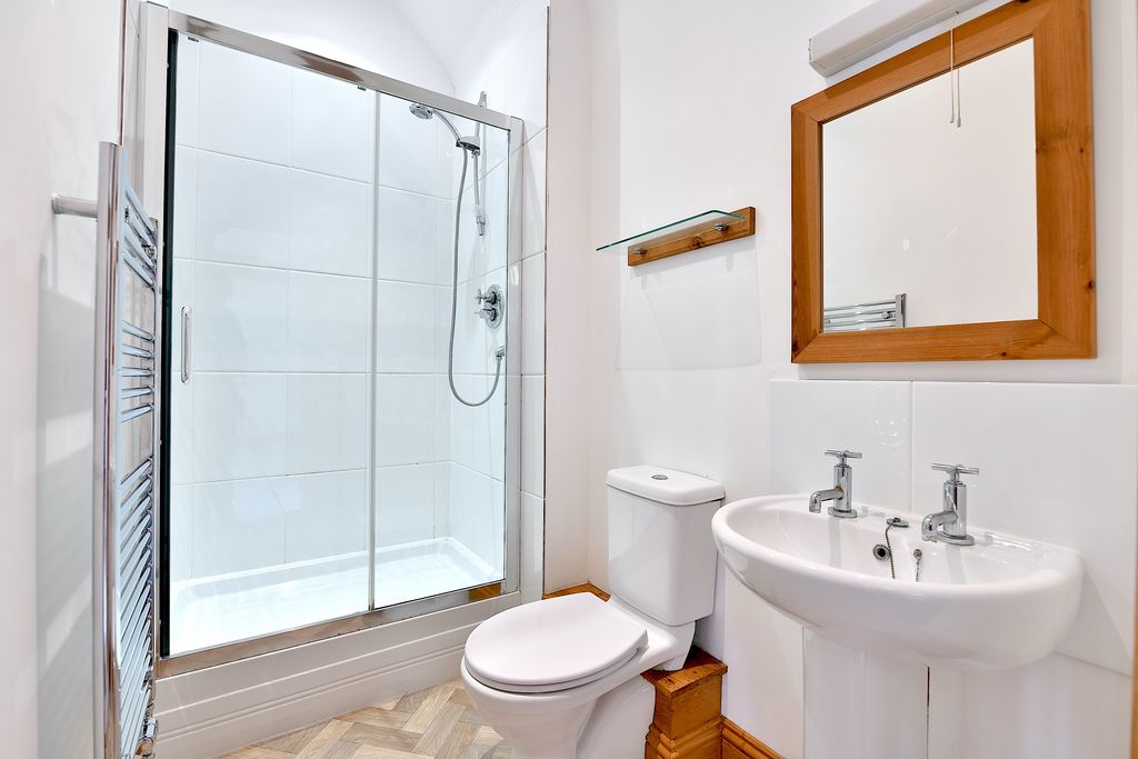 En-Suite- click for photo gallery